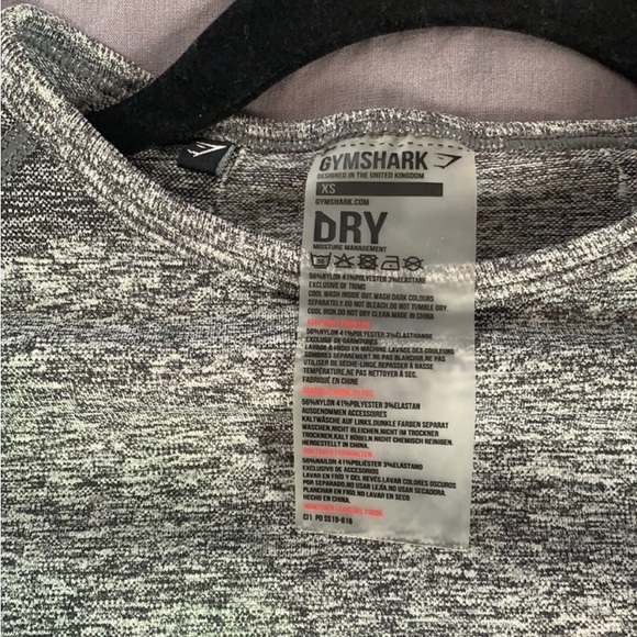 Gym shark crop top women’s Size XS - Picture 5 of 5